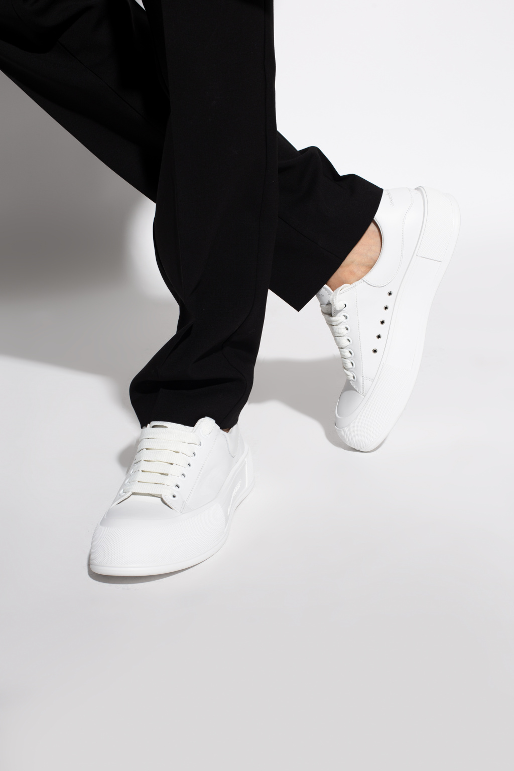 White alexander mcqueen baskets surdimensionnees scintillantes blanches et mauves exclusives a ssense Alexander McQueen Alexander McQueen chunky derby shoes Tgkb5Shops Palau